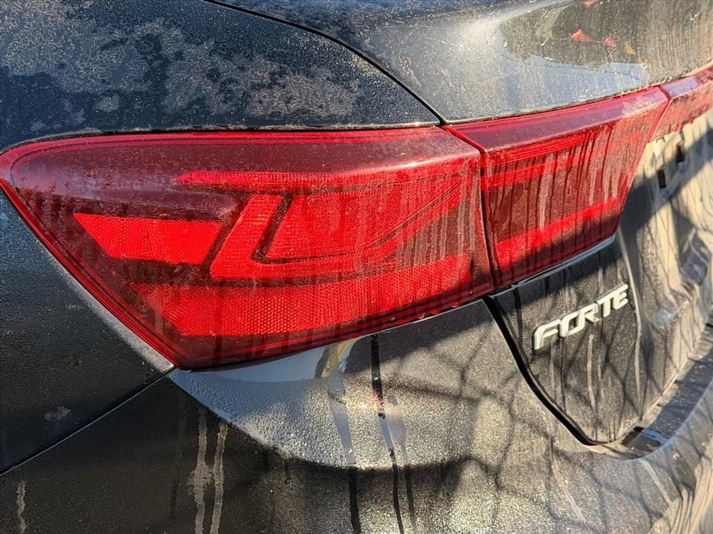 Used 2023 Kia Forte LXS FWD image 10