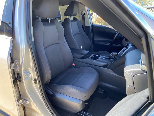 Used 2021 Toyota Venza LE image 20