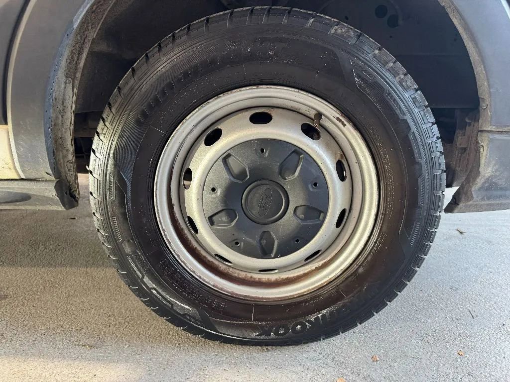 Used 2018 Ford Transit 250 148 Medium Roof image 10