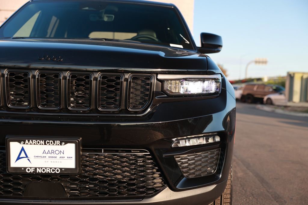 New 2025 Jeep Grand Cherokee Limited image 5