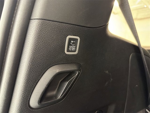 Used 2022 Jeep Grand Wagoneer Series III image 16