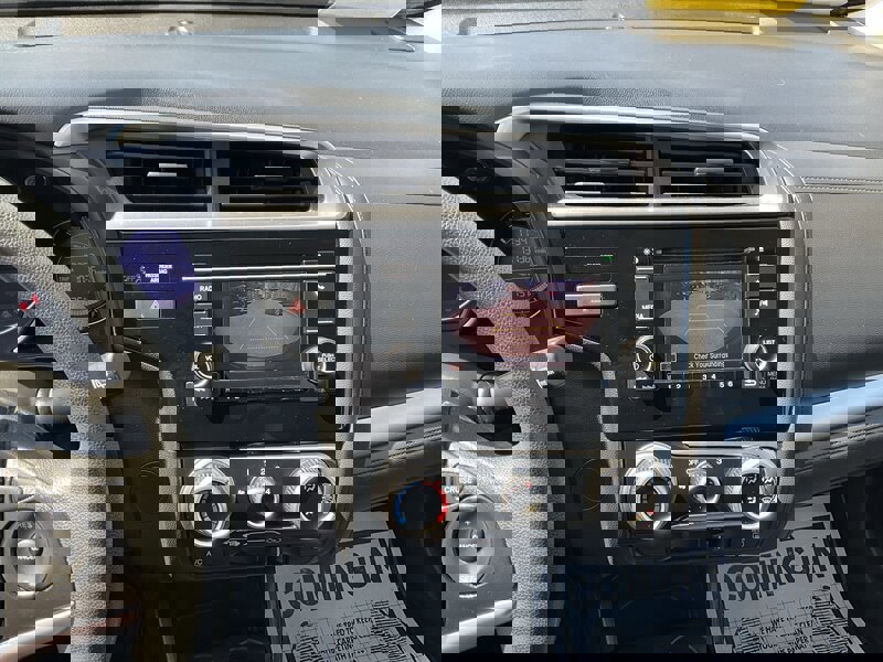 Used 2018 Honda Fit LX image 30