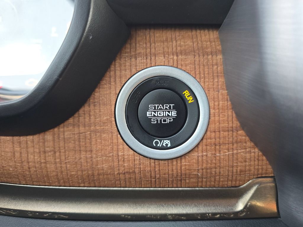 Used 2023 RAM 1500 Limited w/ Body-Colour Bumper Group image 25