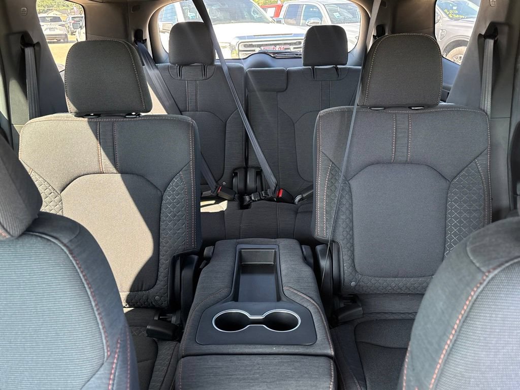 Used 2025 Honda Pilot Sport image 16