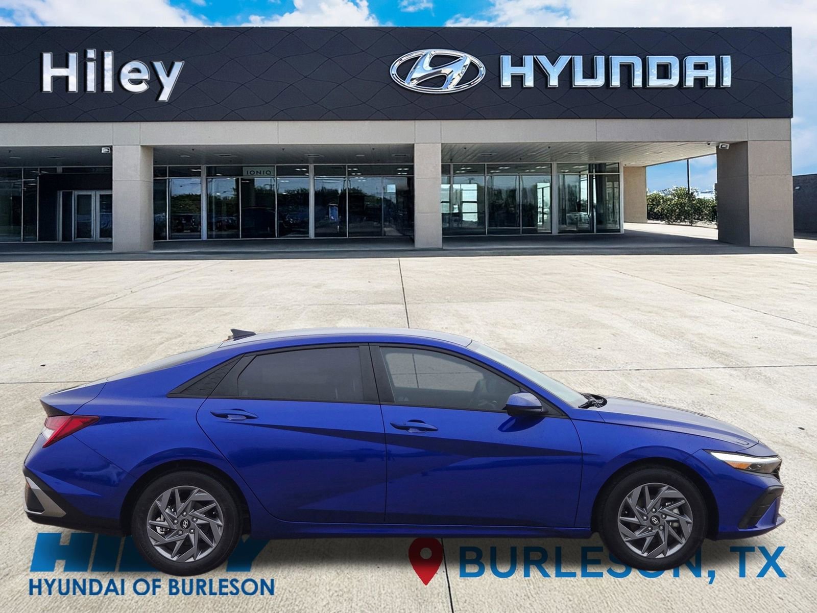 Certified 2024 Hyundai Elantra Blue FWD image 3