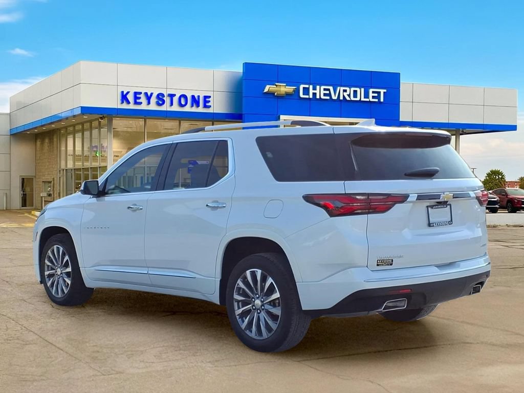 Used 2023 Chevrolet Traverse Premier FWD image 5