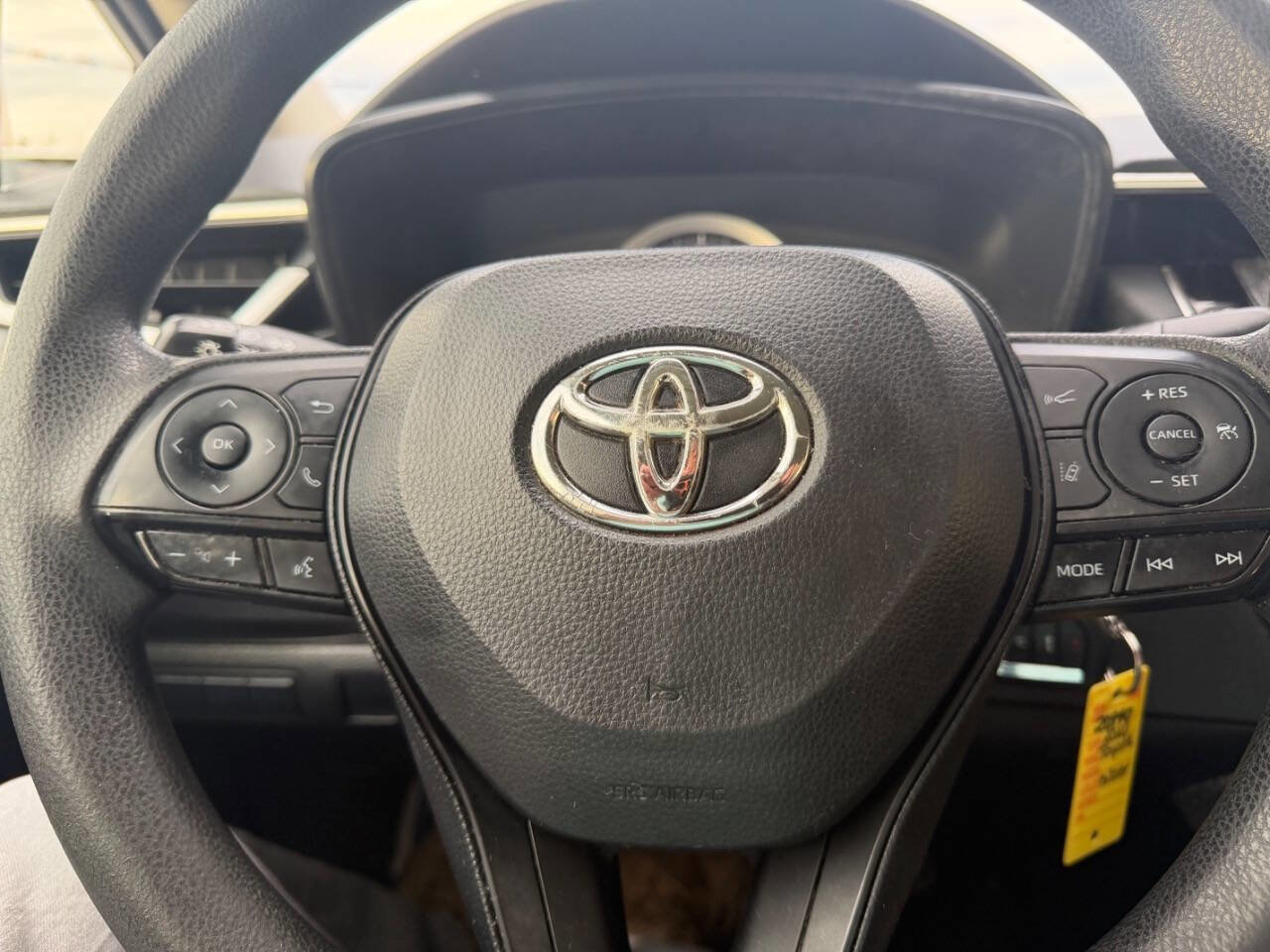 Used 2020 Toyota Corolla LE FWD image 10