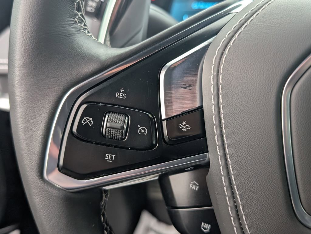 Used 2025 Chevrolet Corvette Z06 image 15