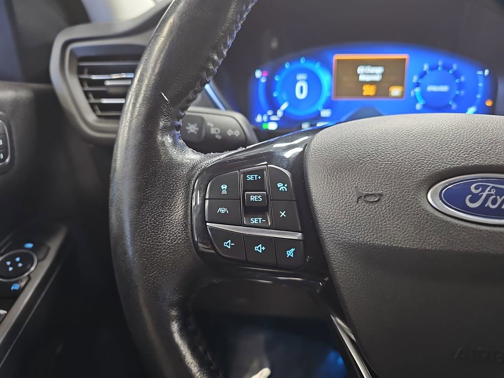 Used 2021 Ford Escape Titanium AWD/4WD image 17