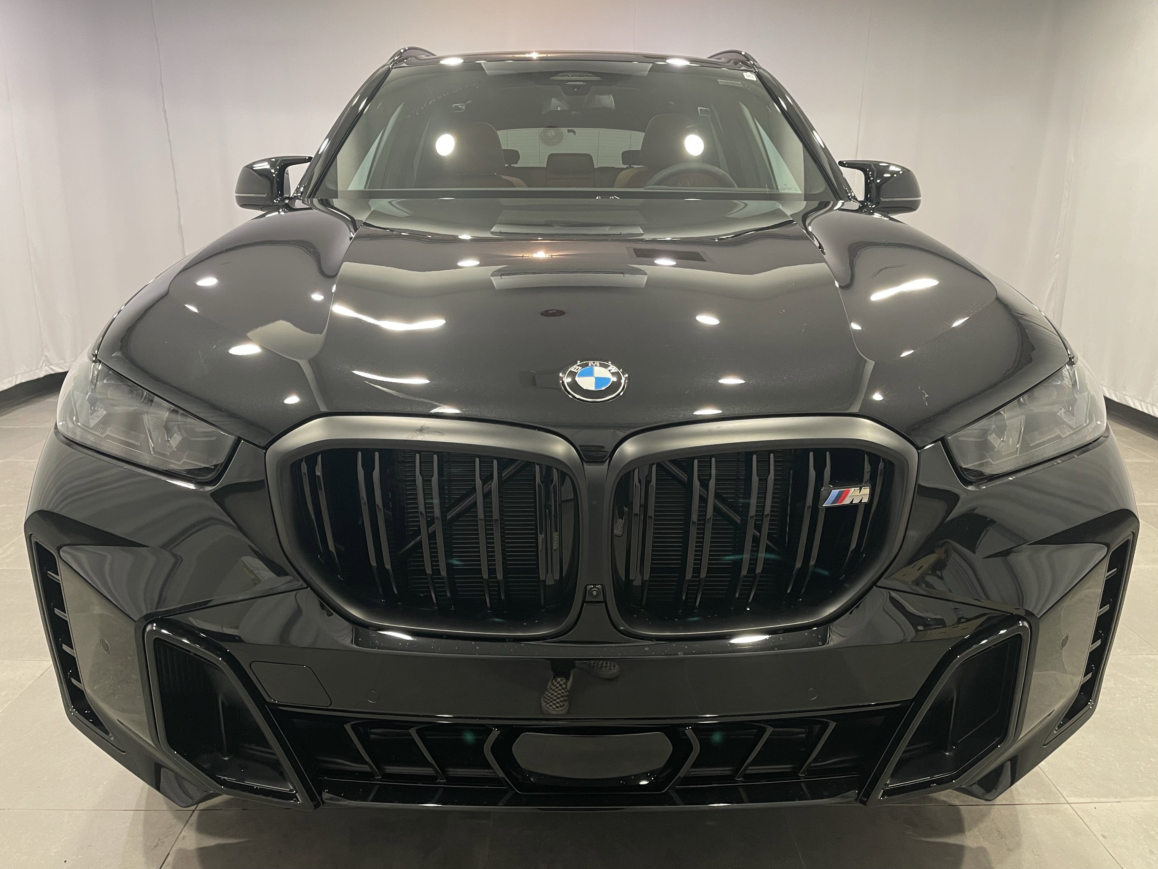 New 2026 BMW X5 M60i w/ Executive Package image 2