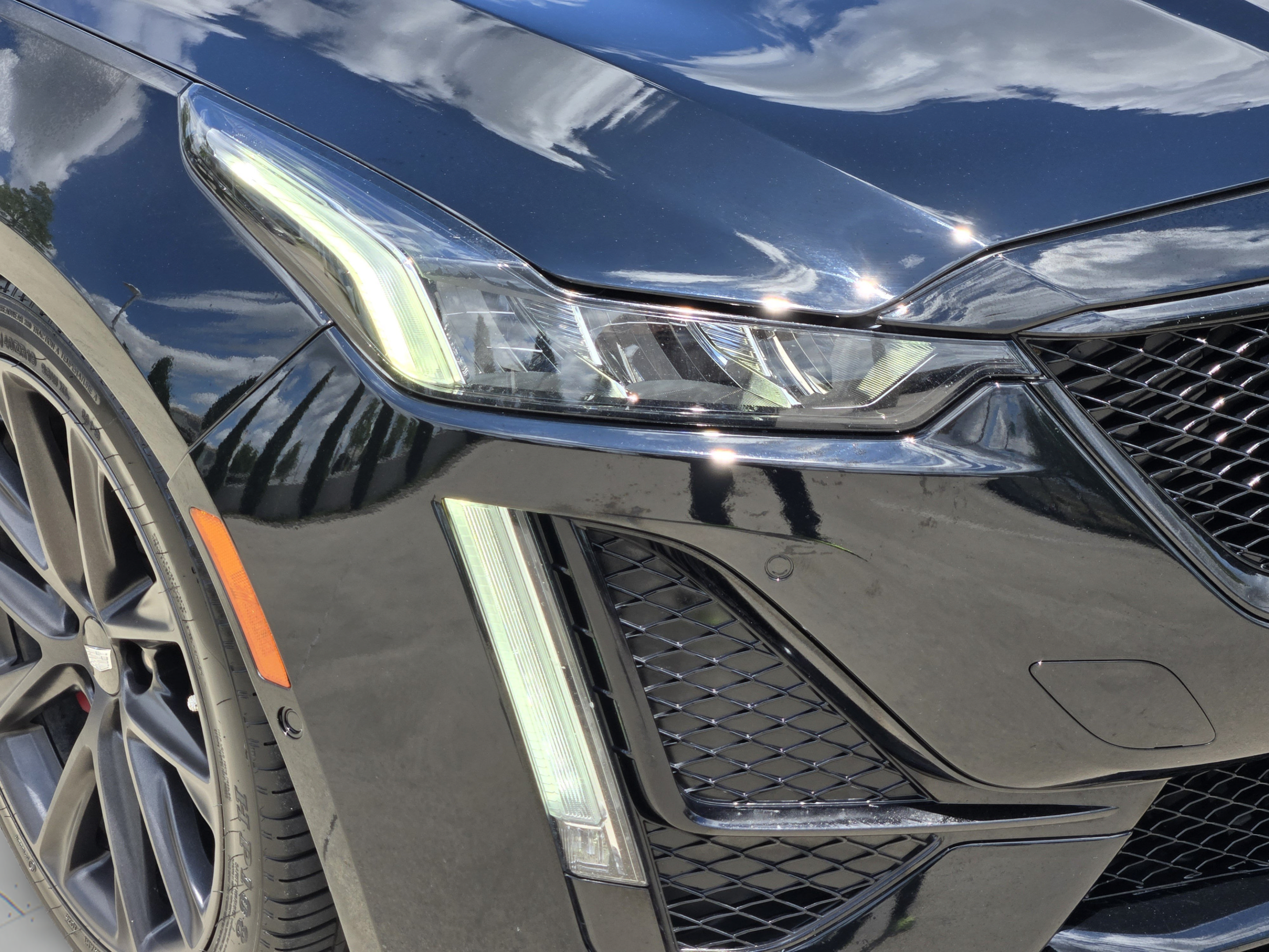 Used 2022 Cadillac CT5 V w/ Premium Package RWD image 36
