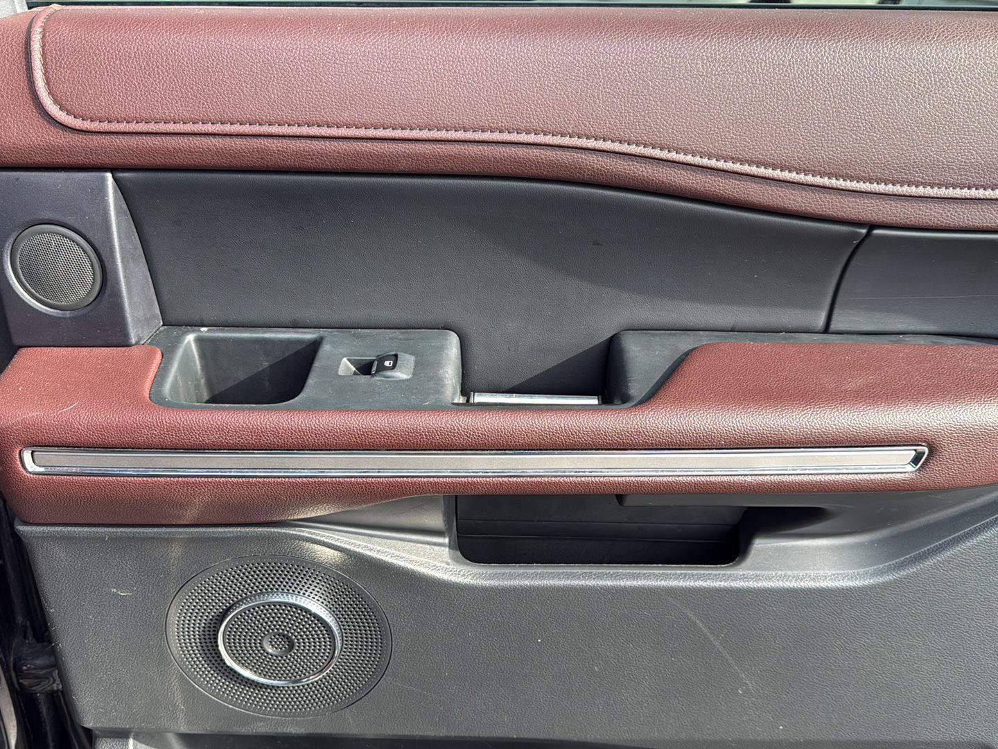 Used 2023 Ford Expedition Max Limited image 24