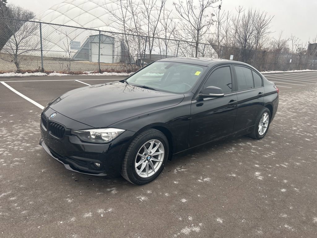 Used 2017 BMW 320i xDrive Sedan image 1
