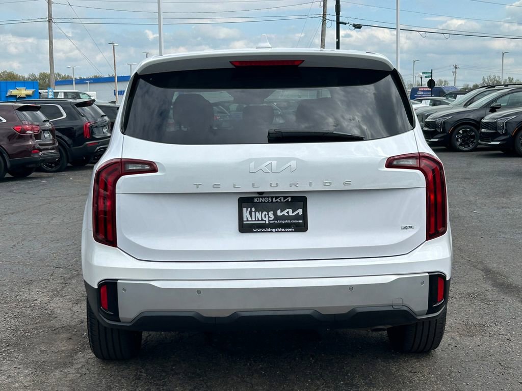 Used 2023 Kia Telluride LX image 6