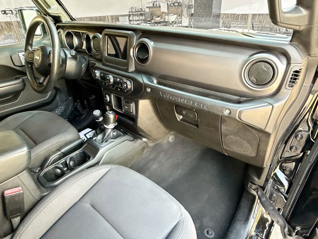 Used 2022 Jeep Wrangler Unlimited Sport image 34