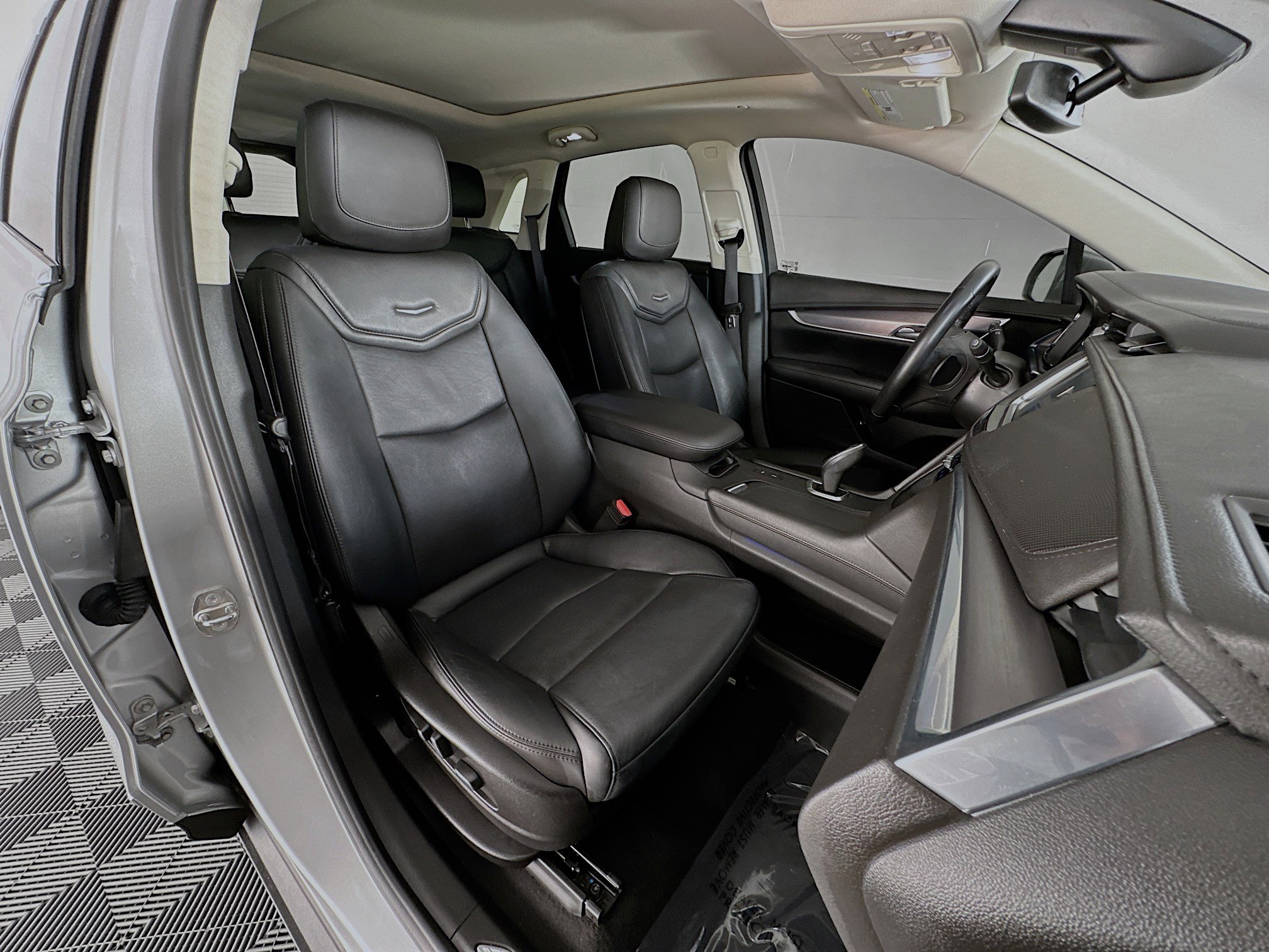 Used 2018 Cadillac XT5 Premium Luxury image 28