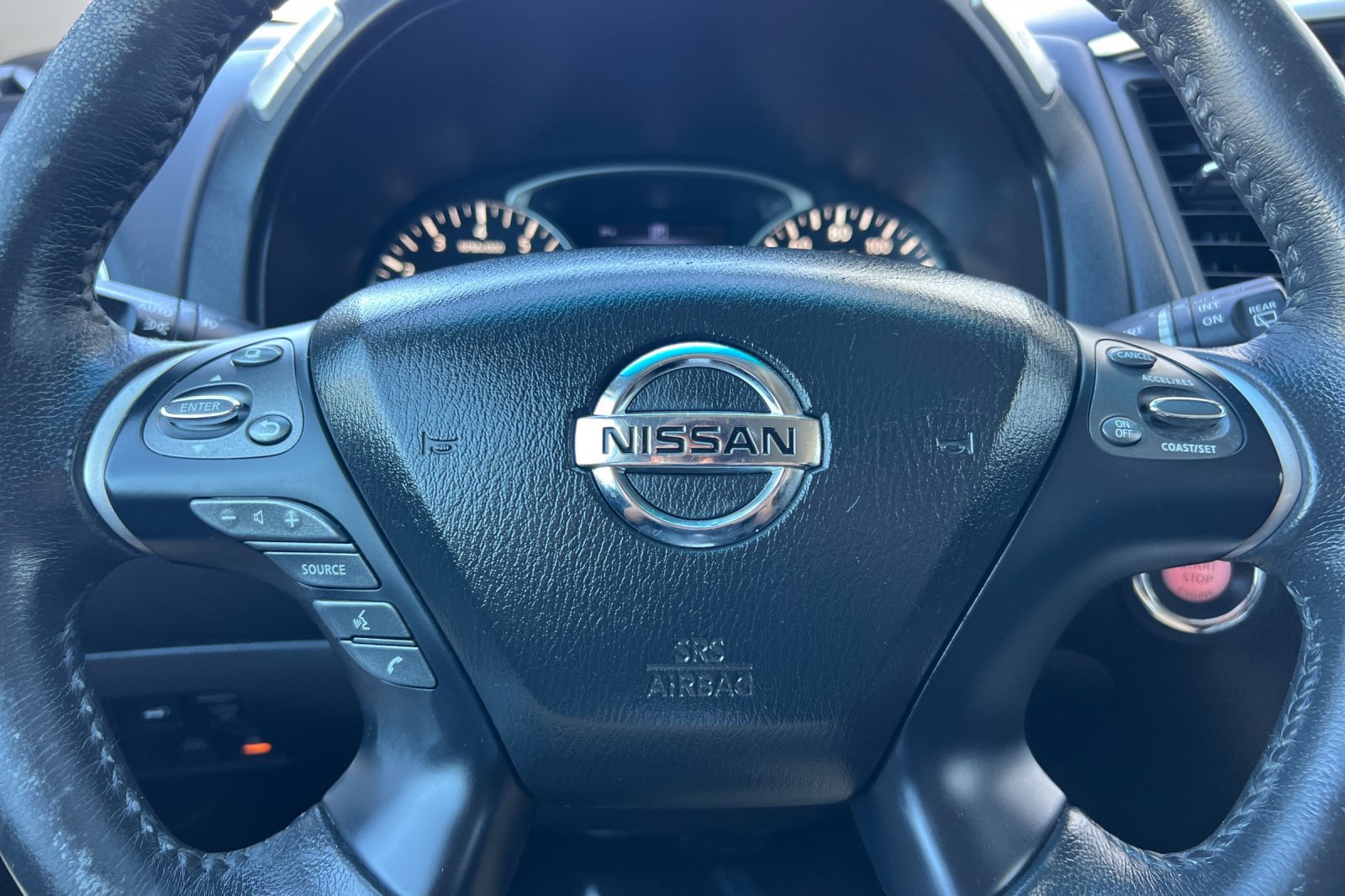 Used 2017 Nissan Pathfinder SL FWD image 27