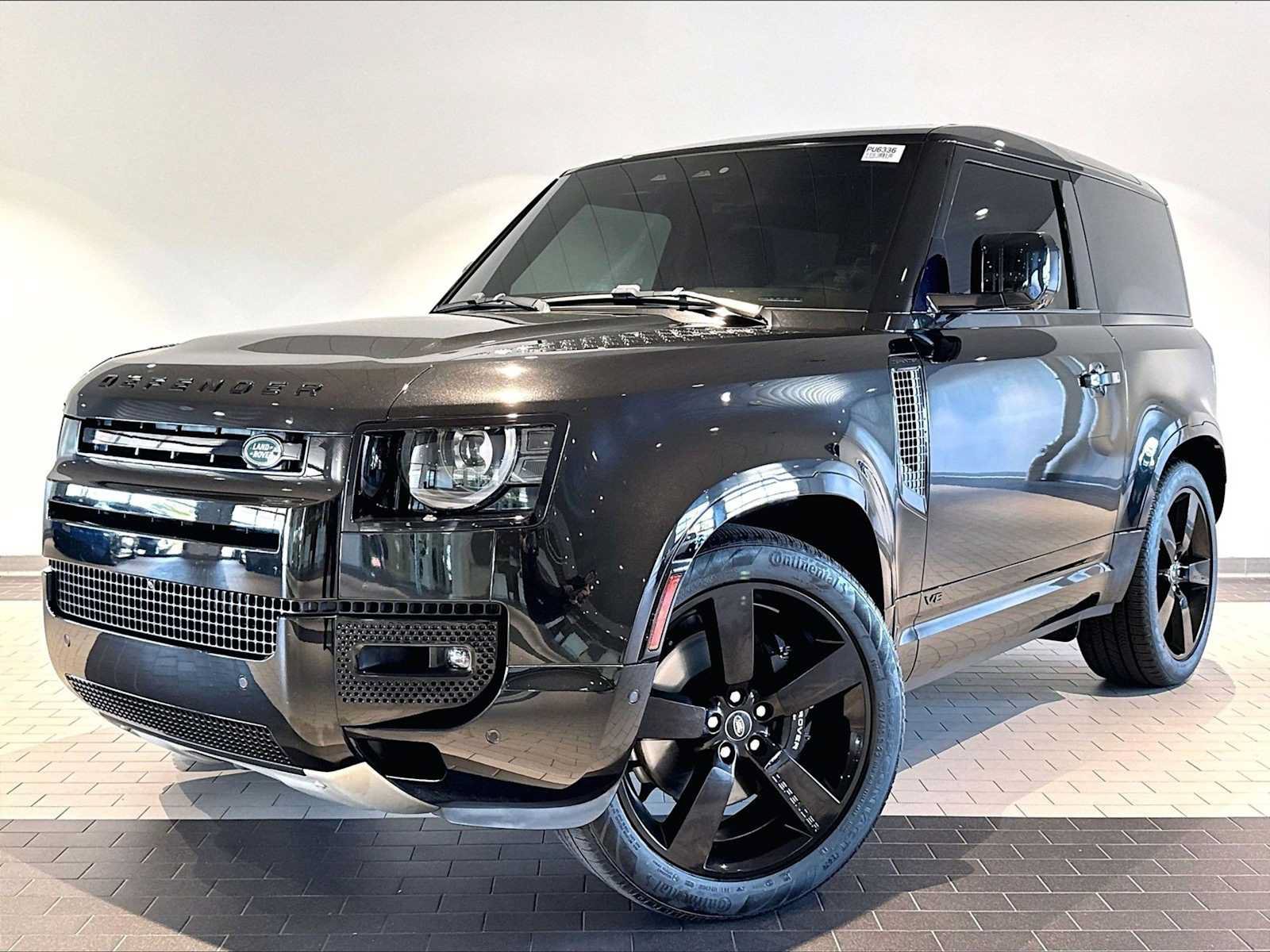 Used 2023 Land Rover Defender 90 V8 AWD/4WD image 1