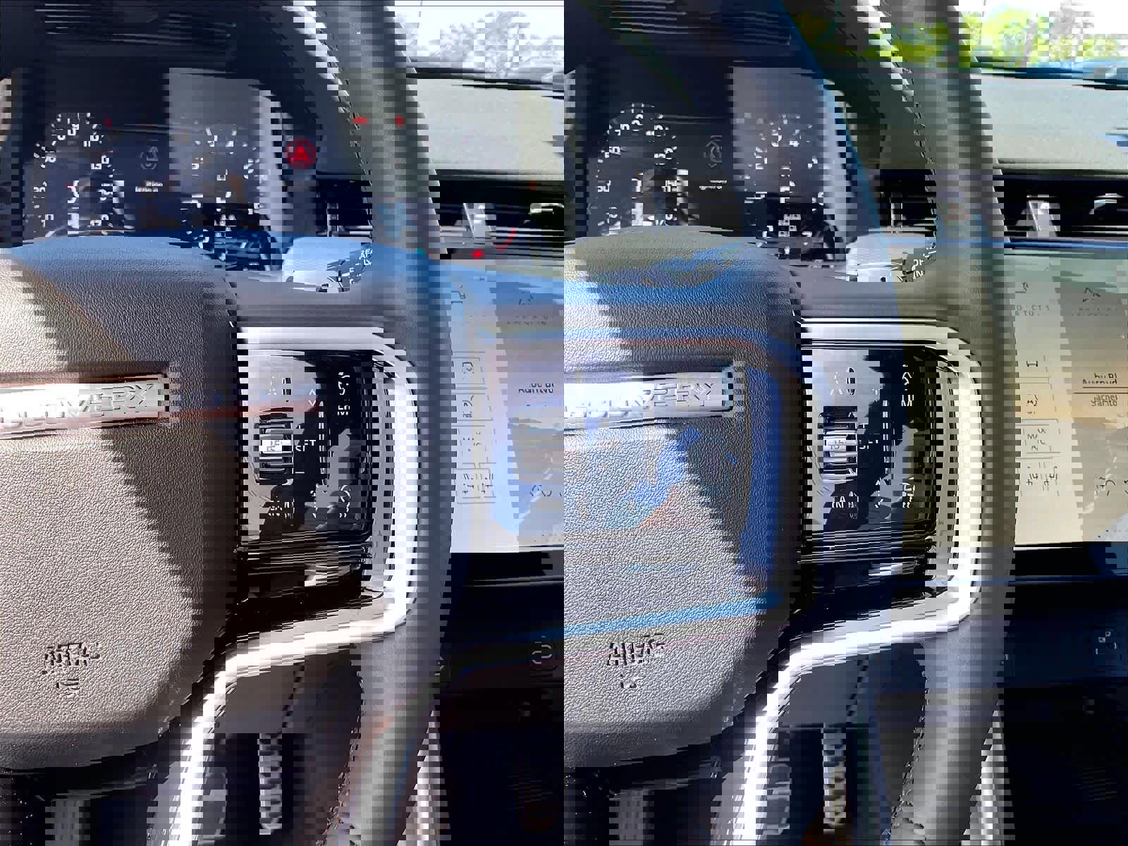 Used 2025 Land Rover Discovery Sport Dynamic SE image 20