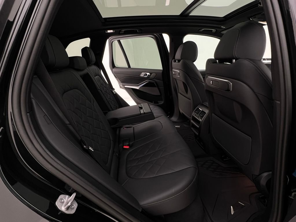 Certified 2025 BMW X5 xDrive50e w/ Premium Package image 18