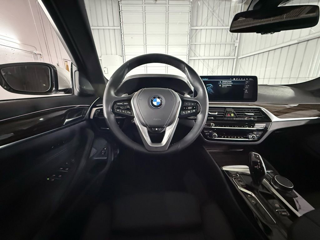 Used 2023 BMW 530e xDrive w/ Premium Package image 47