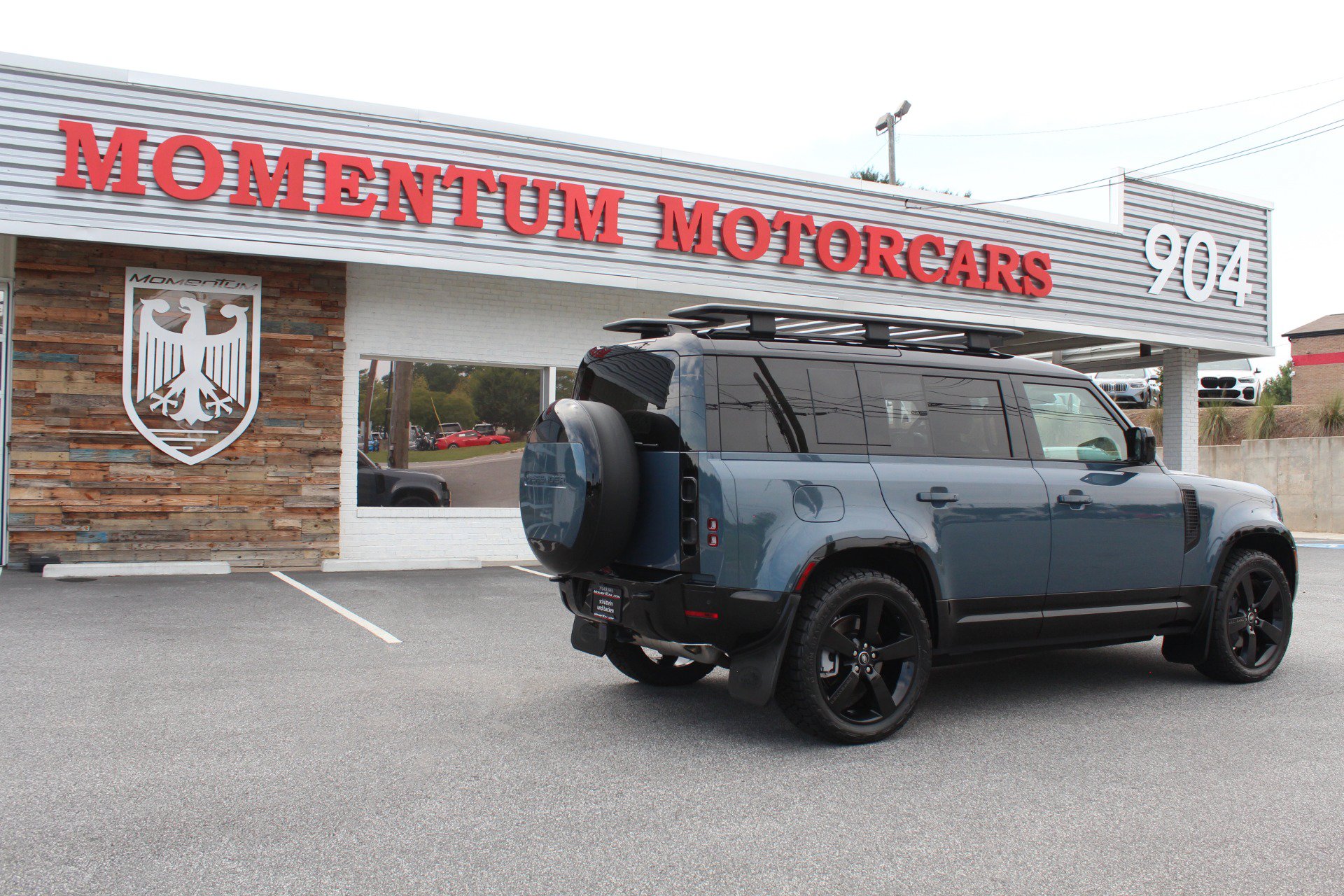 Used 2025 Land Rover Defender 110 X-Dynamic SE AWD/4WD image 83