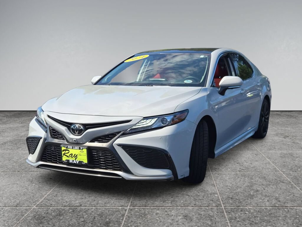 Used 2024 Toyota Camry XSE w/ Navigation Package AWD/4WD image 4