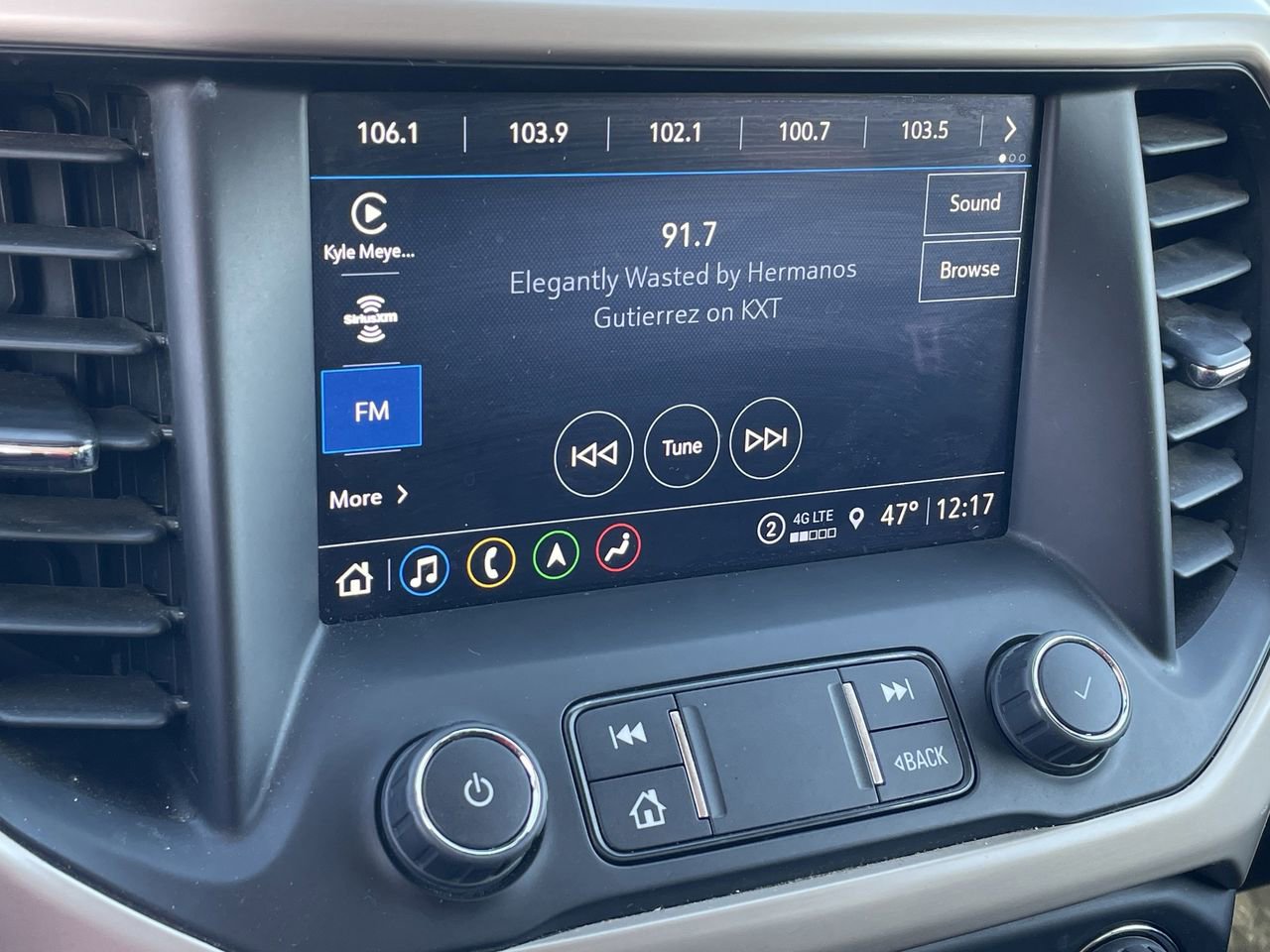 Used 2023 GMC Acadia Denali image 16