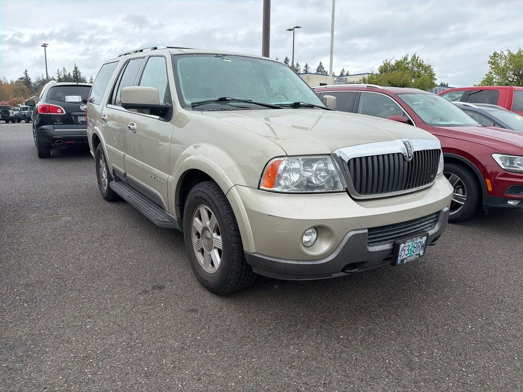 Used 2004 Lincoln Navigator Luxury image 3