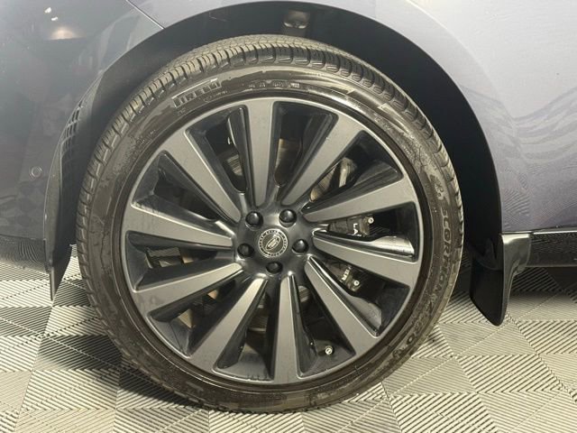 Used 2023 Land Rover Range Rover SV image 13