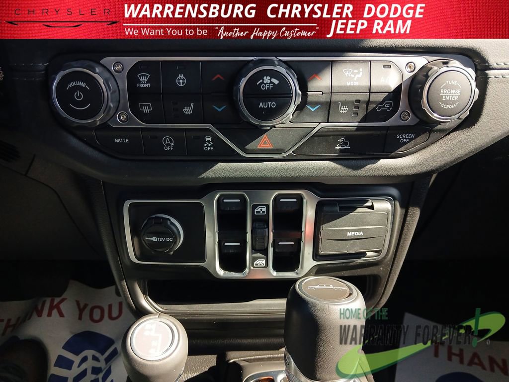 Used 2025 Jeep Gladiator Sport image 22