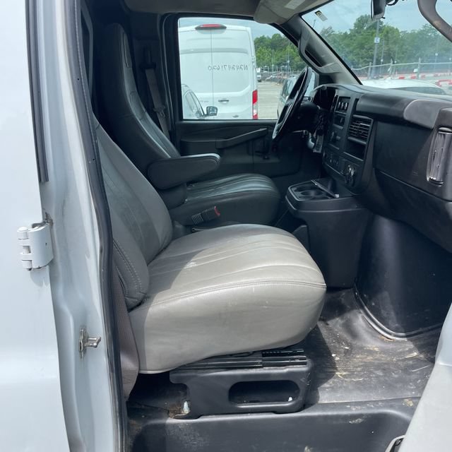Used 2023 GMC Savana 2500 w/ Driver Convenience Package RWD image 19