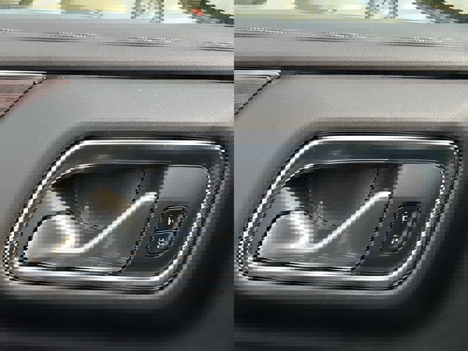 Used 2024 Chevrolet Suburban LT image 26