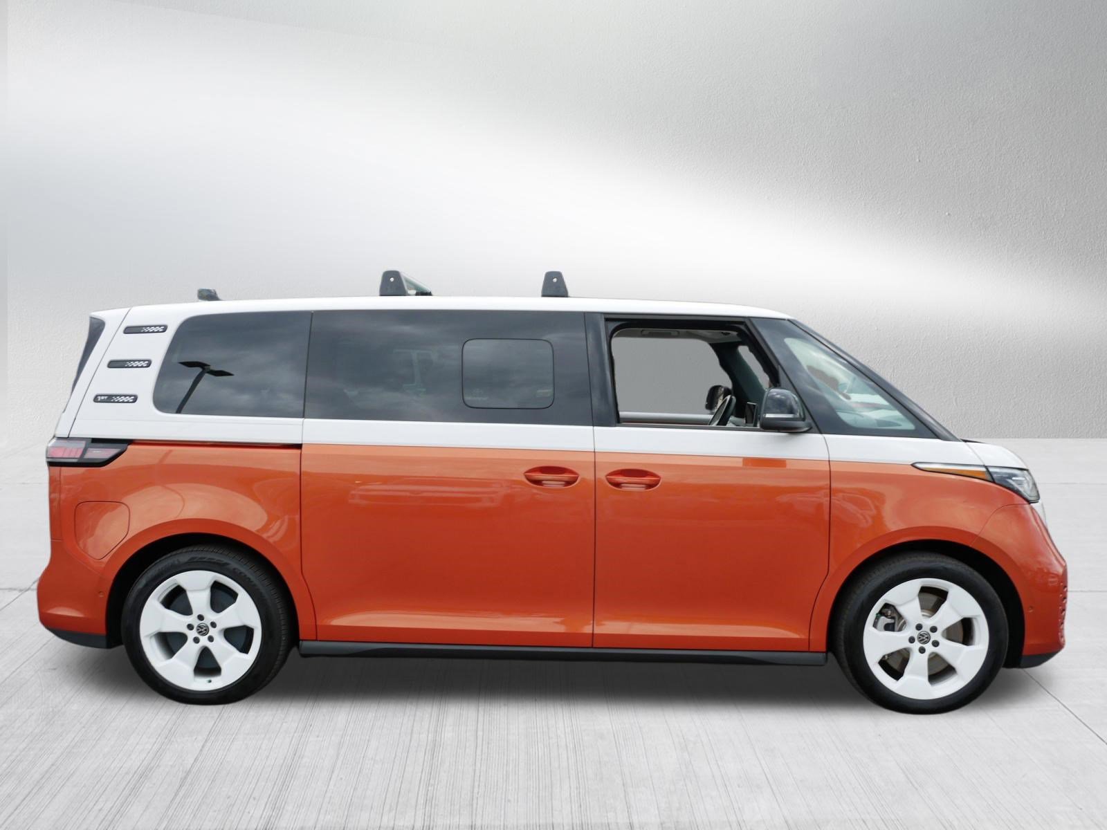 Used 2025 Volkswagen ID. Buzz 1st Edition RWD image 8
