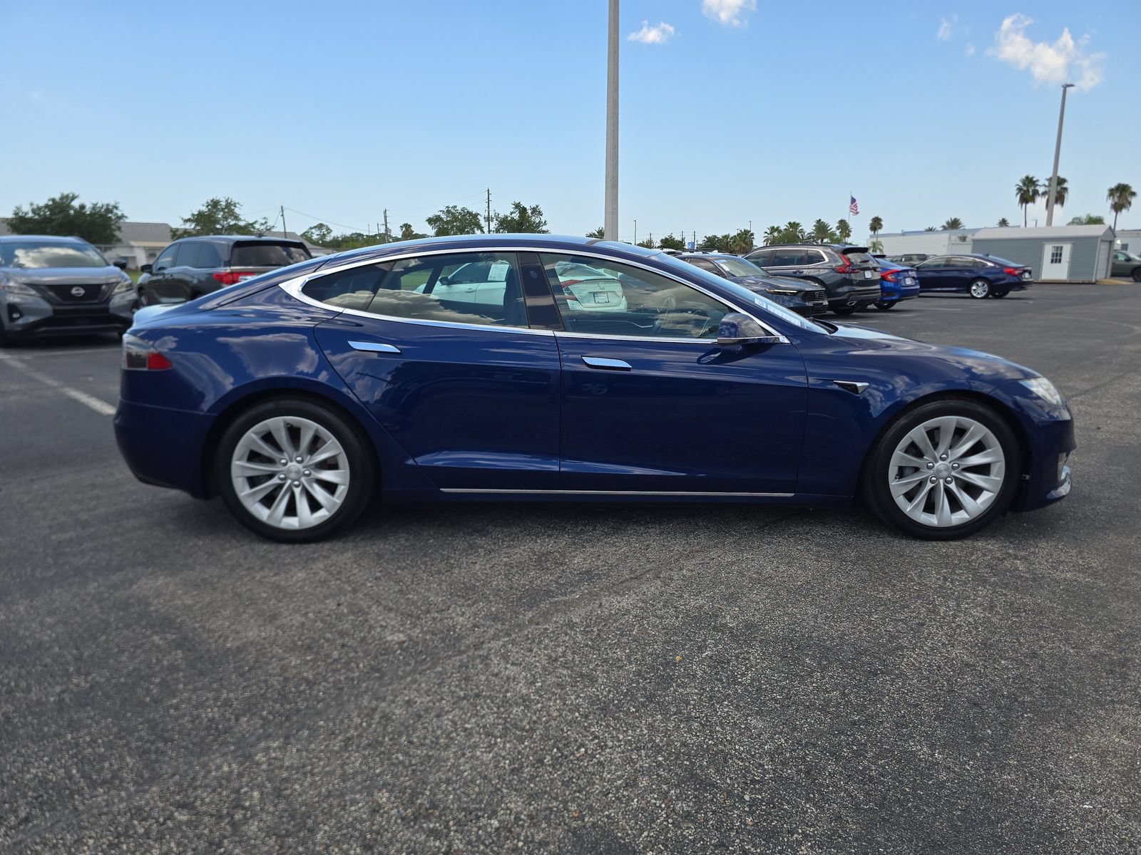 Used 2016 Tesla Model S 75D AWD/4WD image 3