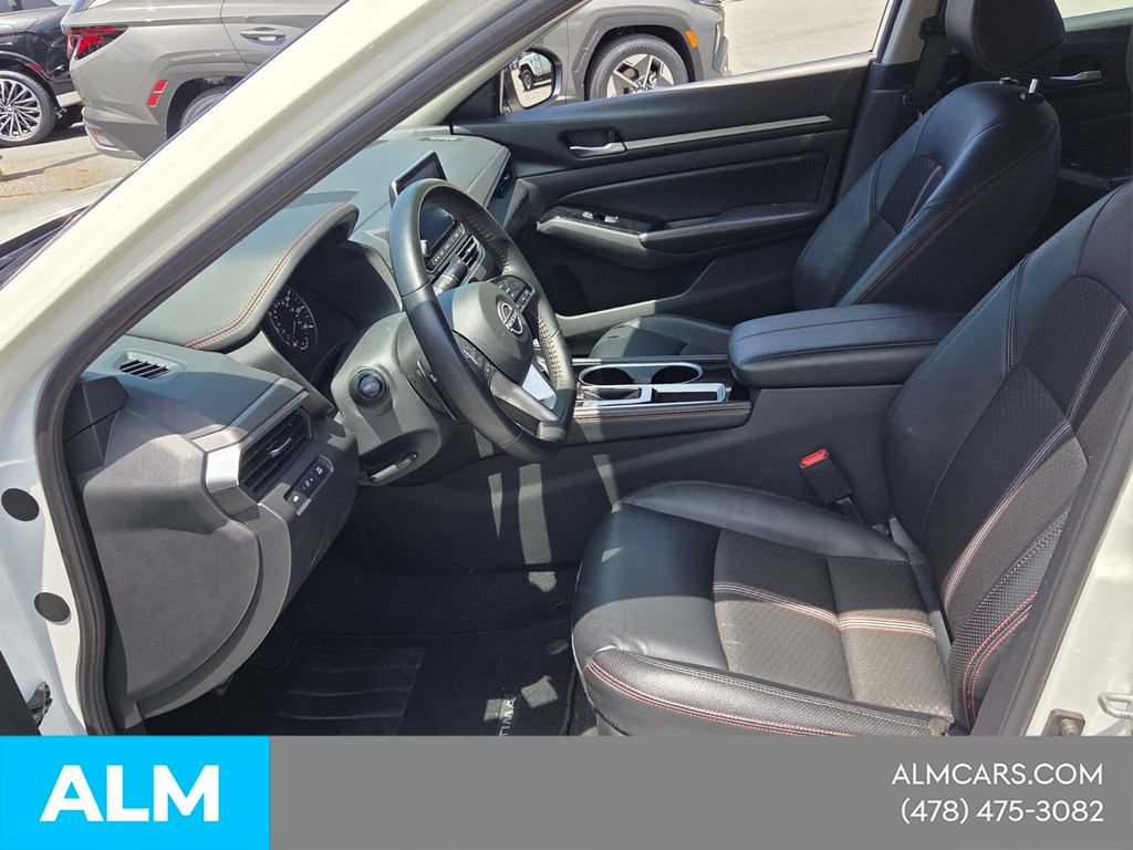 Used 2025 Nissan Altima 2.5 SR FWD image 6