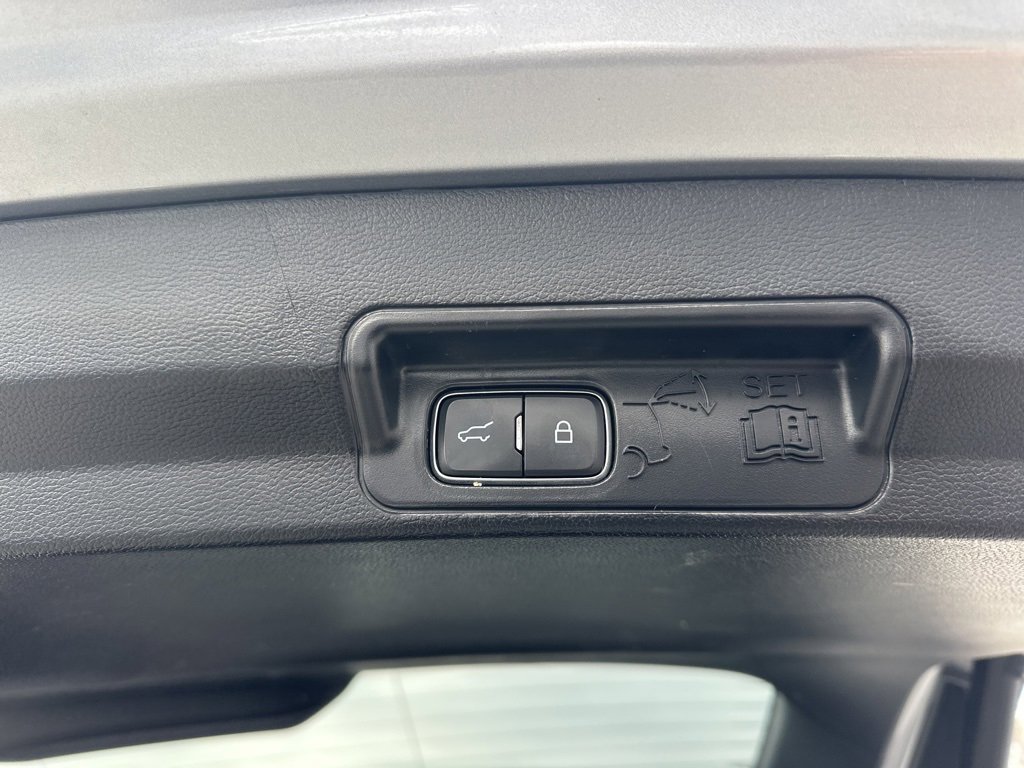 Used 2022 Ford Explorer XLT w/ Equipment Group 202A image 30