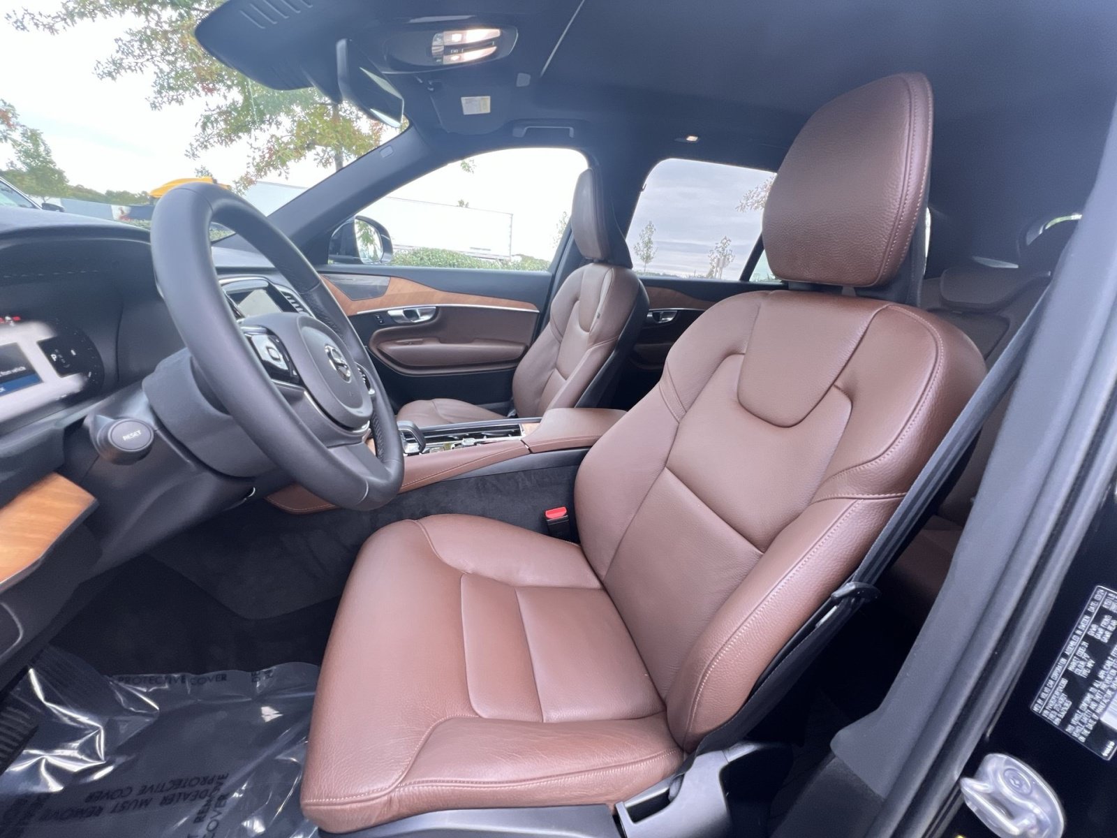 Used 2024 Volvo XC90 B6 Plus w/ Protection Package AWD/4WD image 13