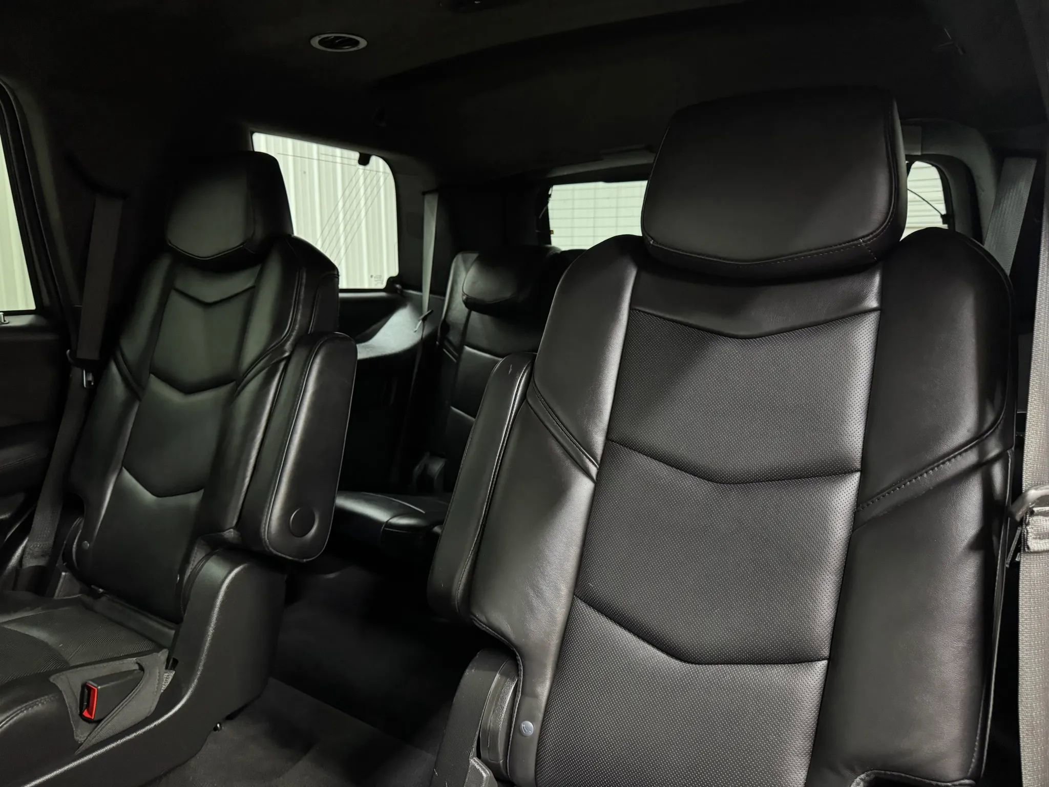 Used 2018 Cadillac Escalade Platinum AWD/4WD image 12
