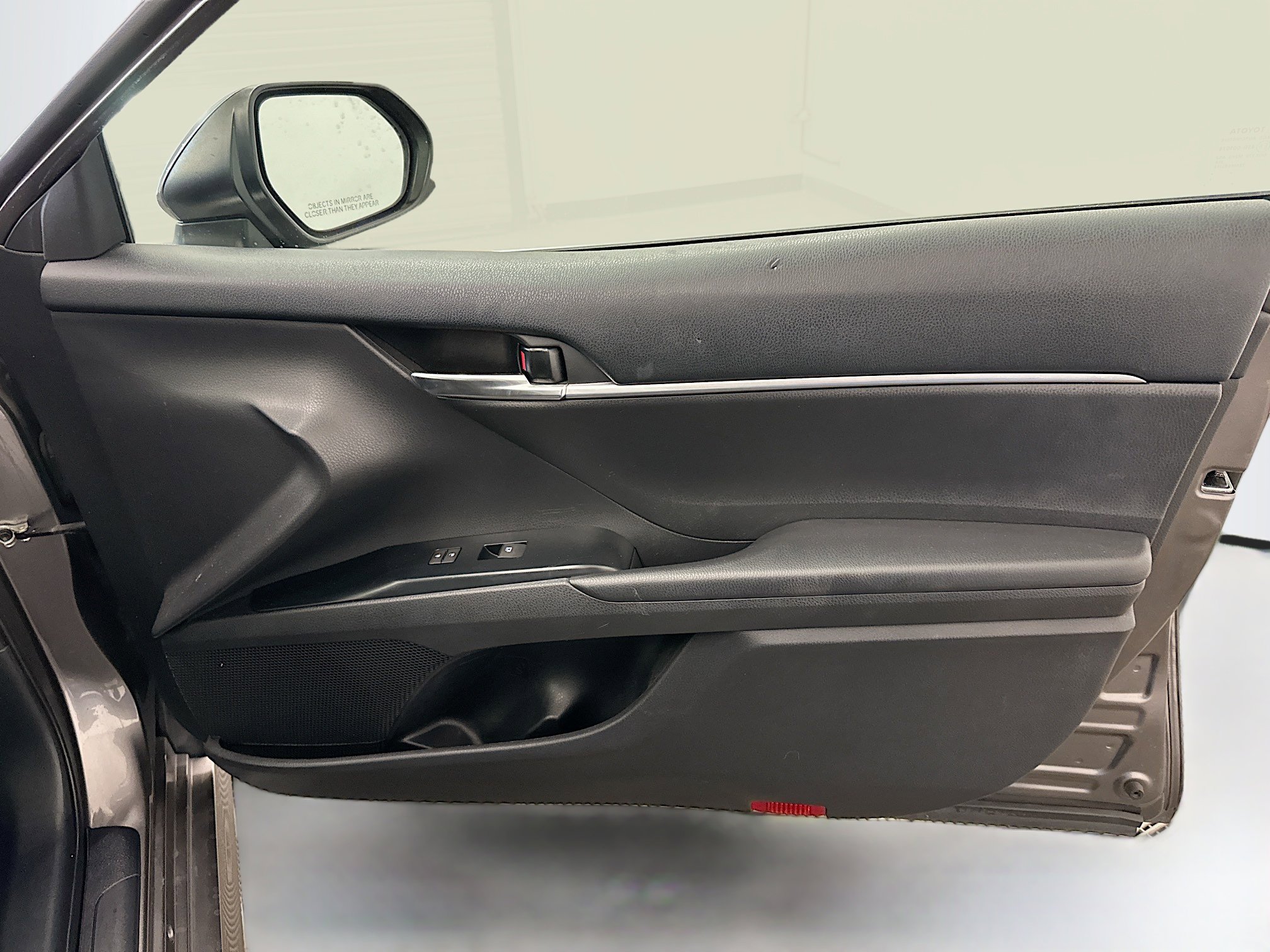 Used 2020 Toyota Camry LE image 33