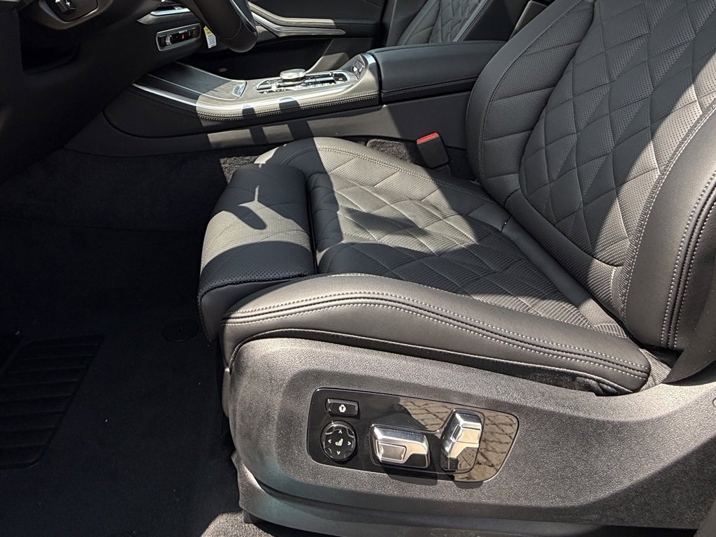 Used 2026 BMW X5 xDrive50e w/ Climate Comfort Package image 17