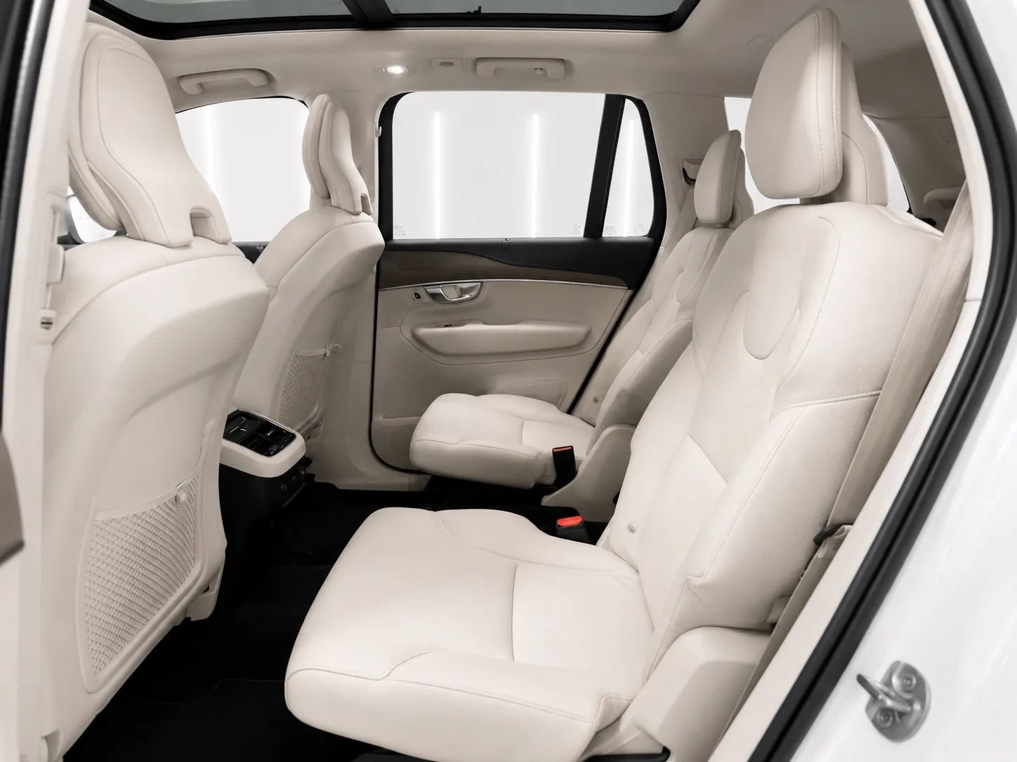 Used 2023 Volvo XC90 B6 Plus AWD/4WD image 11