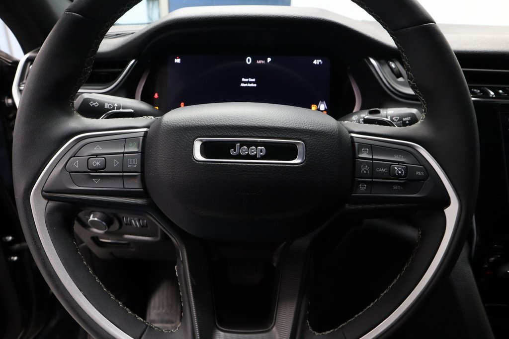 Used 2024 Jeep Grand Cherokee L Laredo image 33