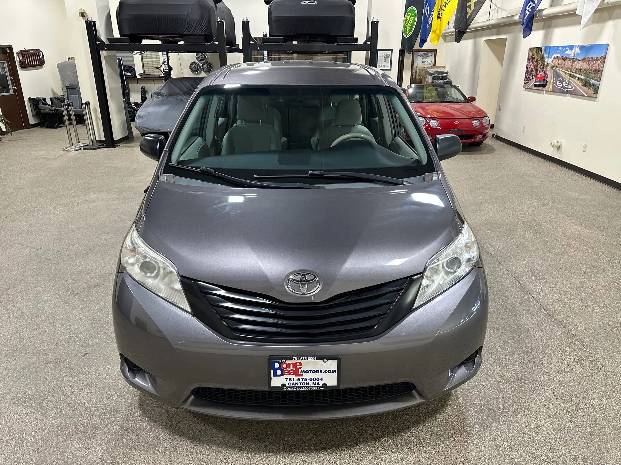 Used 2012 Toyota Sienna image 5