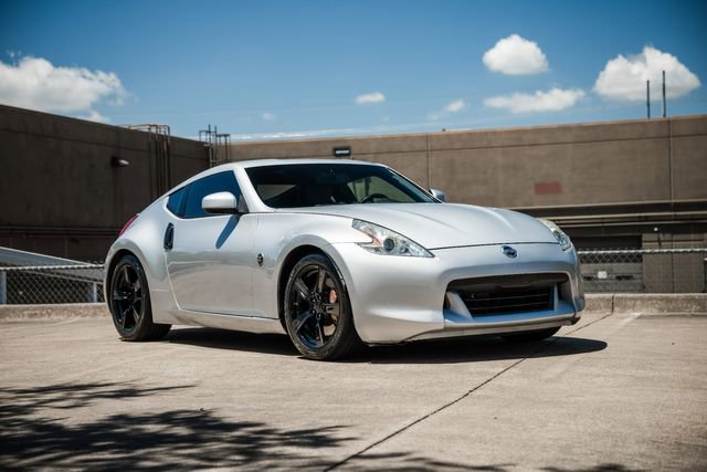 Used 2009 Nissan 370Z Touring w/ Sport Pkg image 32