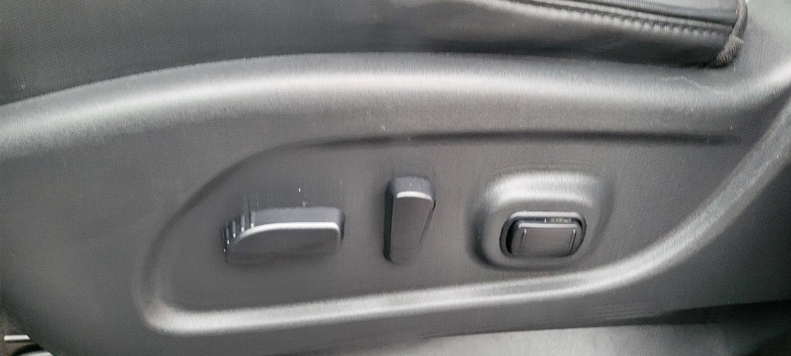 Used 2019 Nissan Titan PRO-4X w/ Pro-4x Utility Package image 10