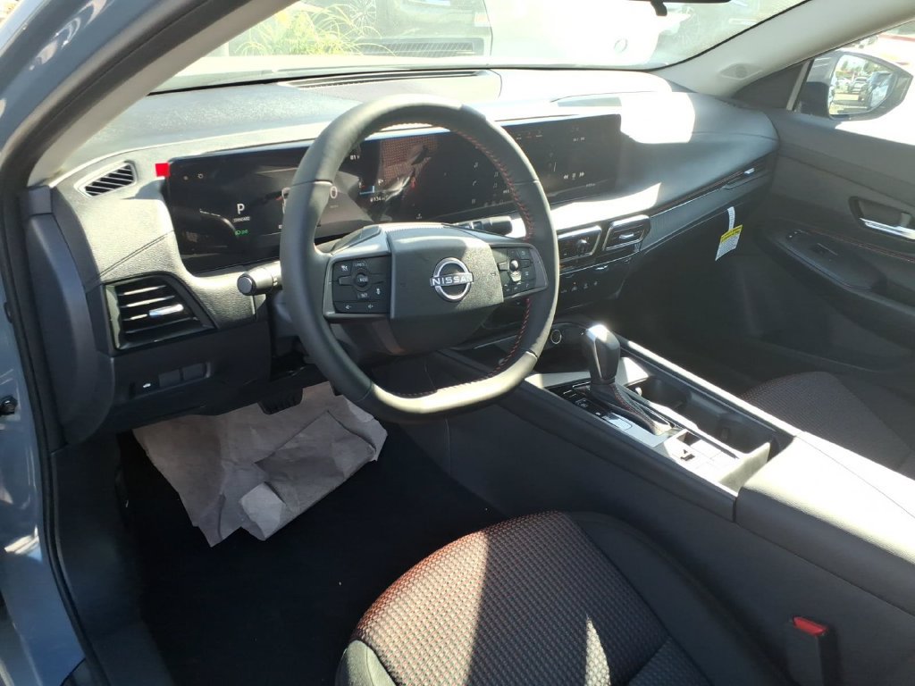 New 2026 Nissan Sentra SR w/ Floor Mat Package FWD image 10