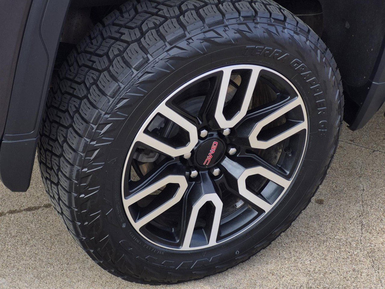 Certified 2022 GMC Sierra 1500 AT4 w/ AT4 Premium Package image 7