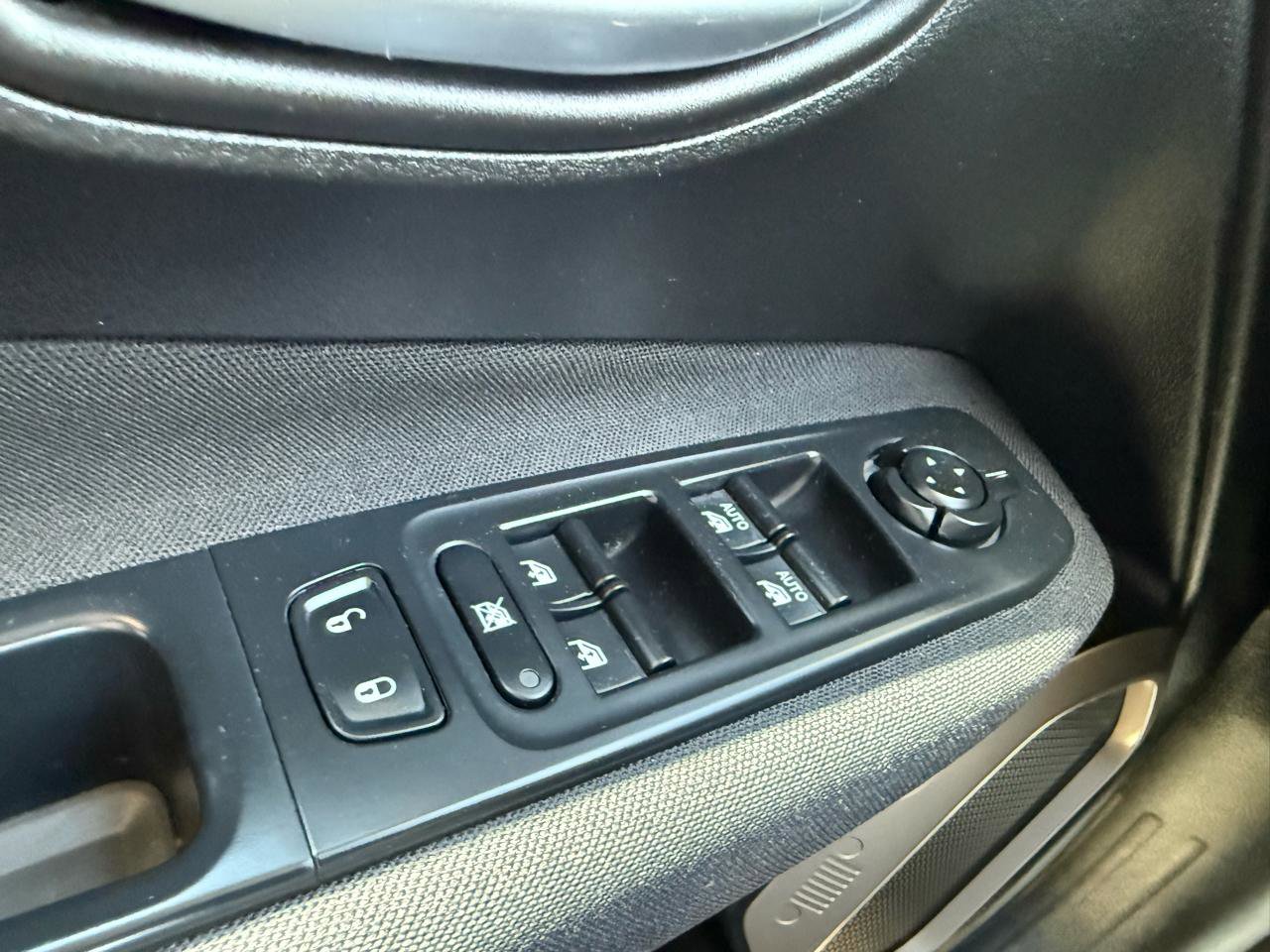 Used 2017 Jeep Renegade Sport w/ Power & Air Group image 24