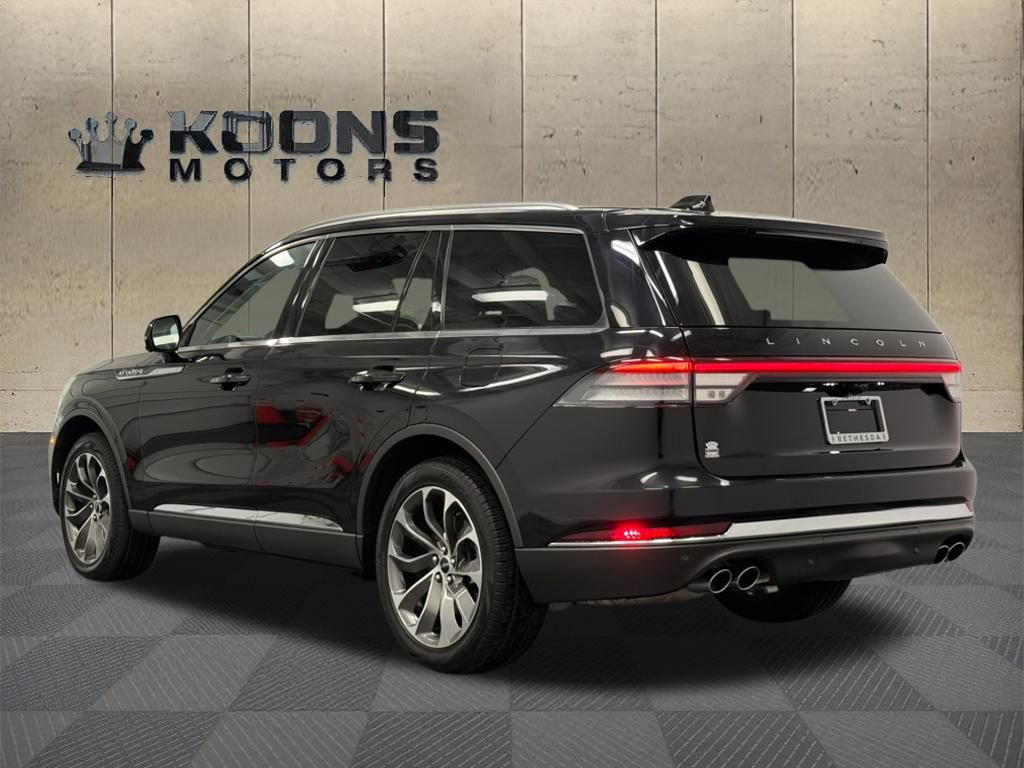 Used 2025 Lincoln Aviator Reserve AWD/4WD image 6